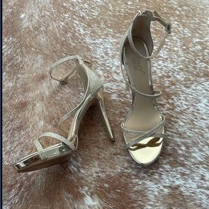 Jewel Badgley Mischka Shimmering Gold Strappy Heels
(Pre-owned, great condition)